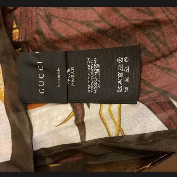 Gucci Carre Palolem printed scarf 💕$595 - Picture 3 of 8
